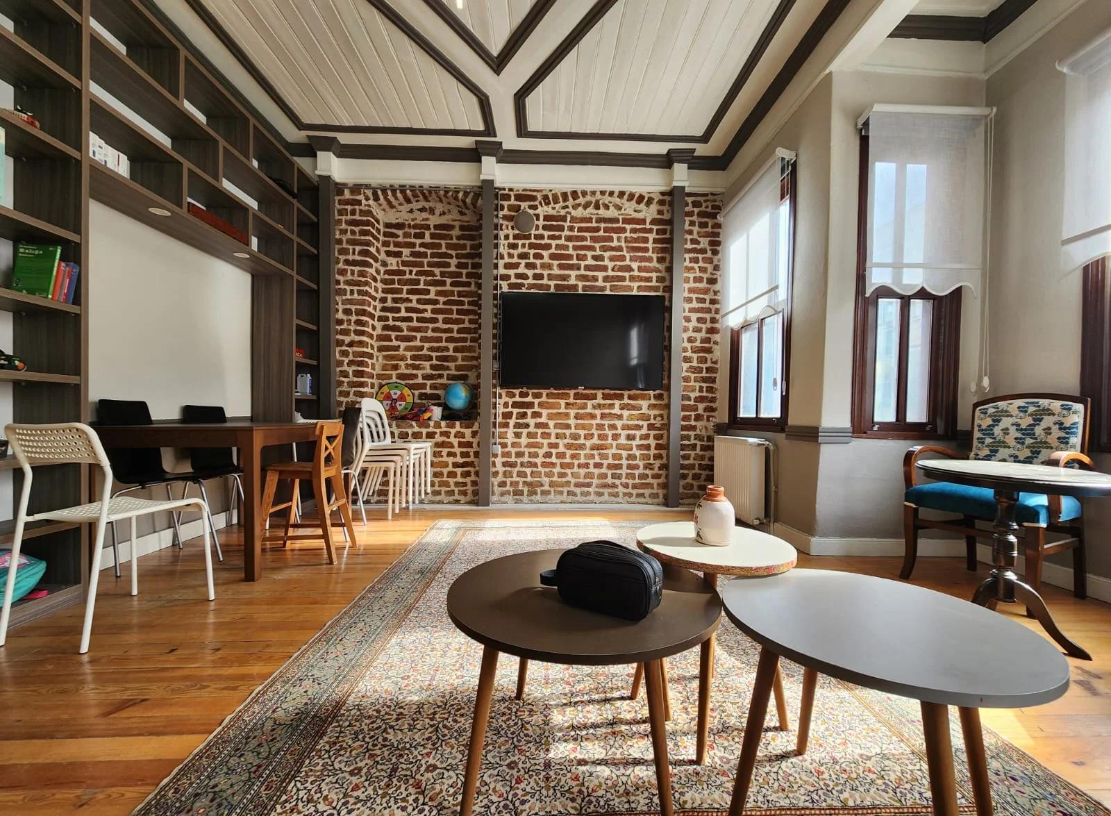 Kadıköy'de Özel Bahçeli Tarihi Villa